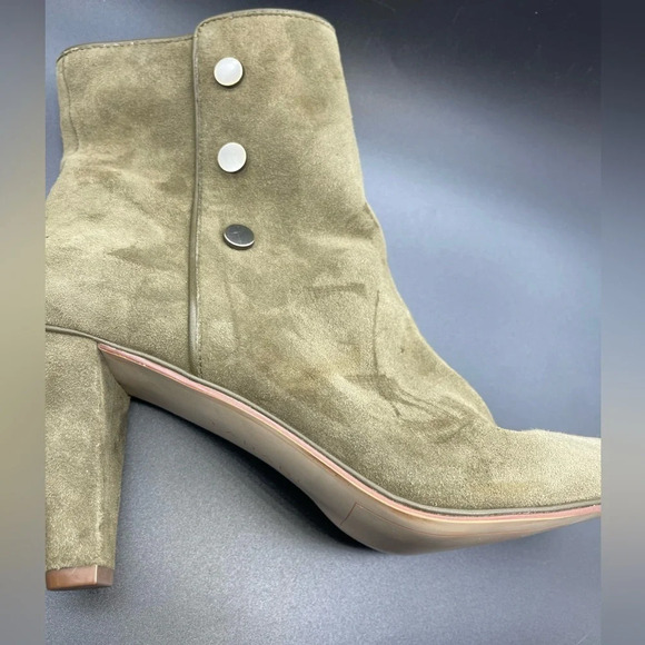 TAHARI Christy Studded Suede Bootie in Olive, 9.5, NWOT - Picture 13 of 16